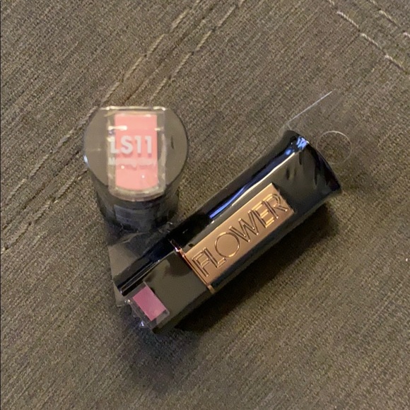 Flower Beauty Other - 🌸🌷Flower Beauty Kiss Stick (Lipstick) Set🌷🌸